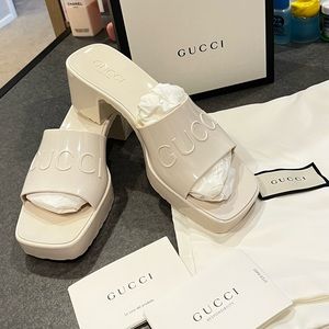 🔥100% Authentic Gucci rubber slides